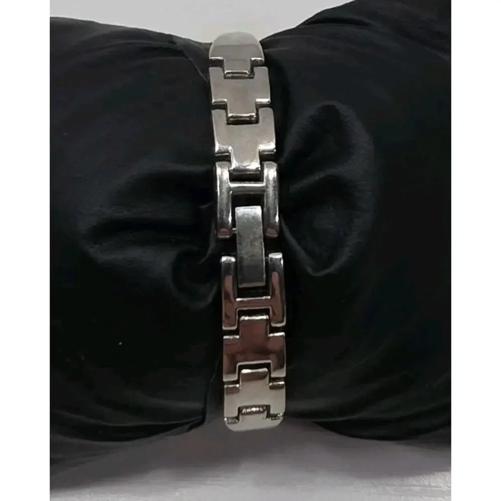 Ellemenno Women’s Silver Tone Stainless Steel Watch Blue Face New Battery W335